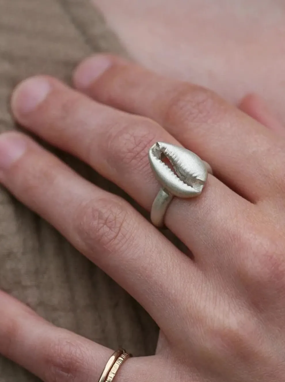 WEST COAST Cowrie Ring - Silver
