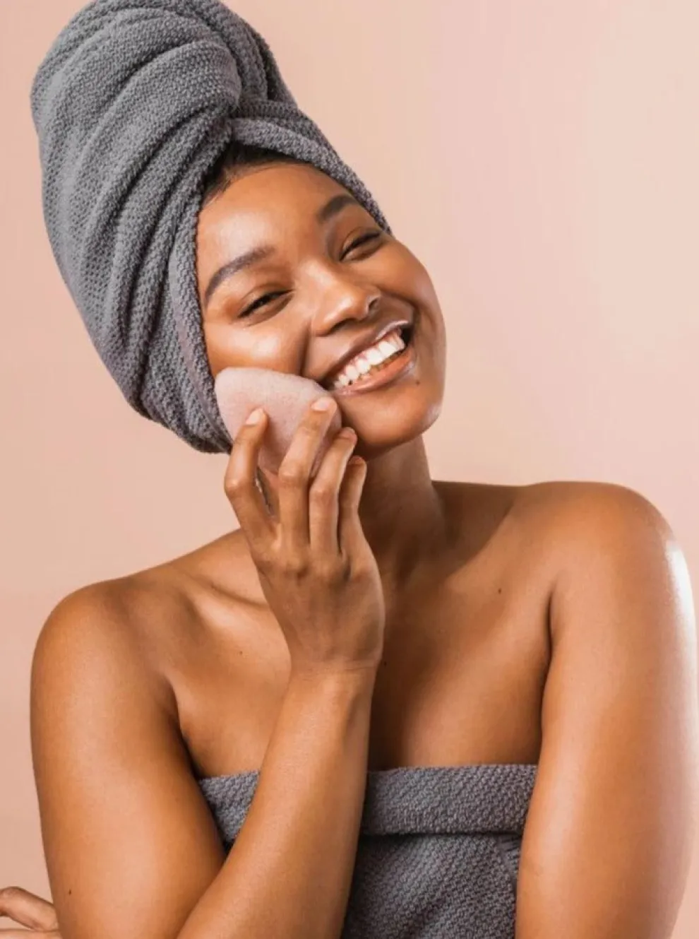 OF BERRIES AND SAP Exfoliating Care Soap - Wild Berries