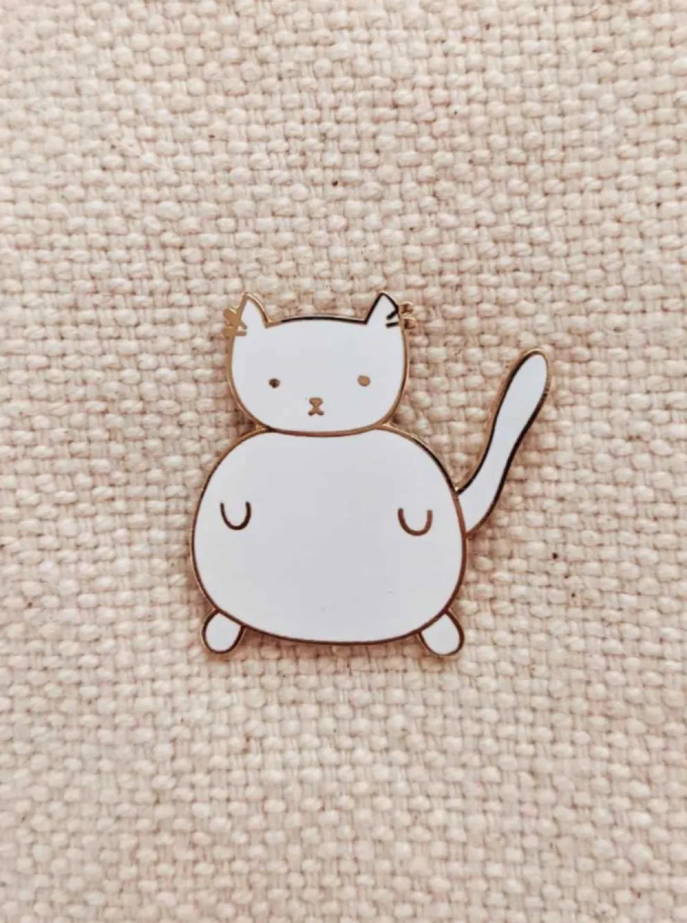 MIMI & AUGUST Pin - Charlotte