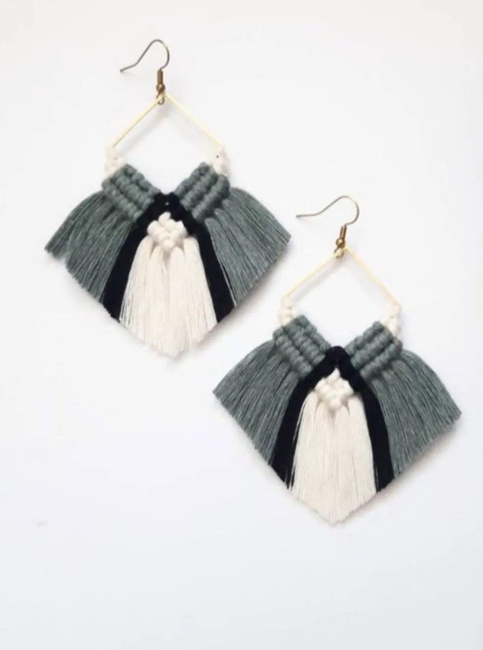 KNOT YOU KNOT ME Dahlia Earrings