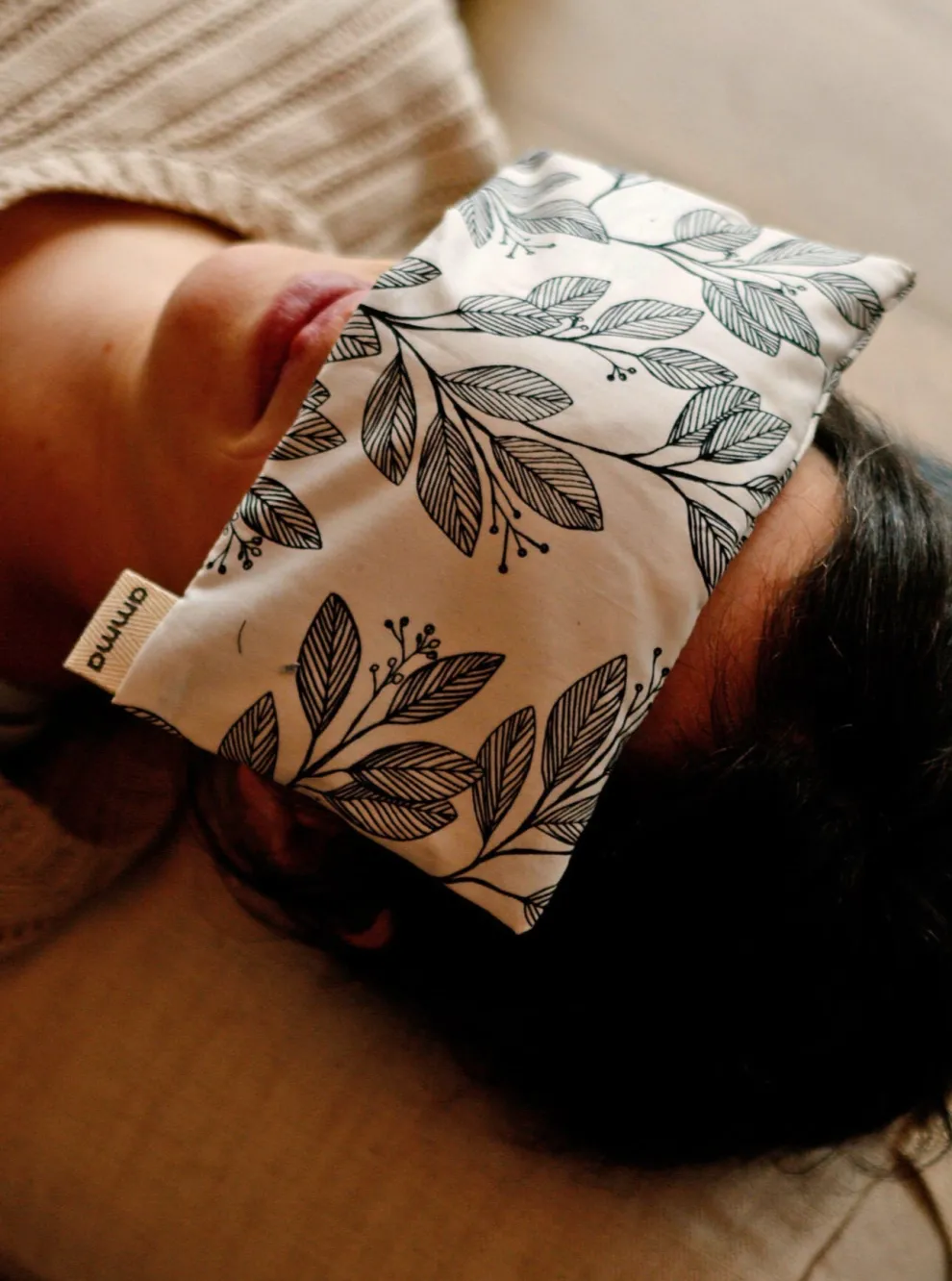 AMMA THERAPIE Heating Cushion for Shoulders - Hemp and Organic Cotton Sand