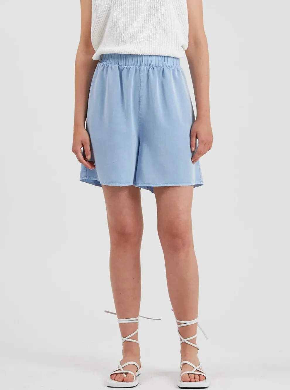 MINIMUM Short Acazio